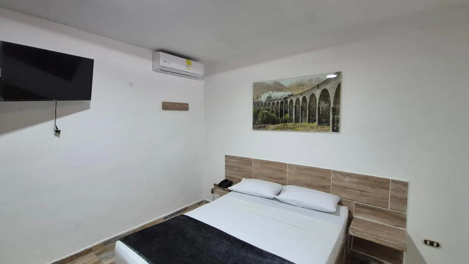 ***  Hotel Brisas Medellín Colombia